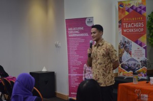 Choky Sitohang, pembicara sesi 2 dengan tema "Inspiring Speech"